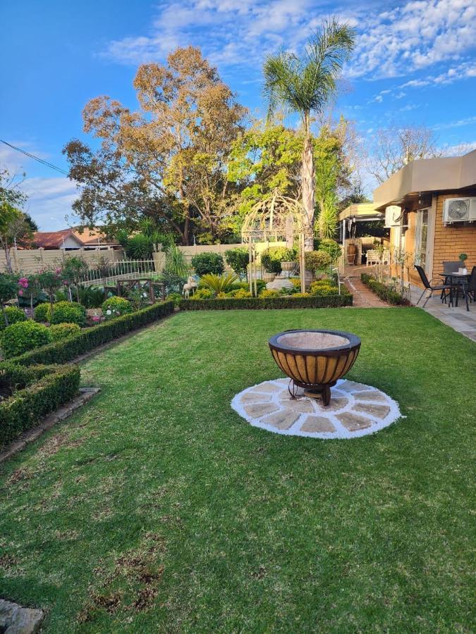 Villa Rose Cottages Bloemfontein Exterior foto